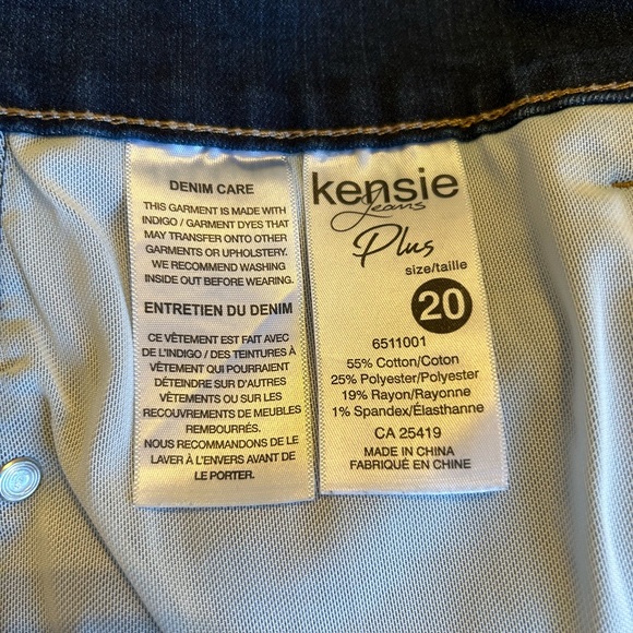 Kensie Plus Straight Leg Jean. Size 20. Like new condition, only worn twice. - Picture 4 of 4